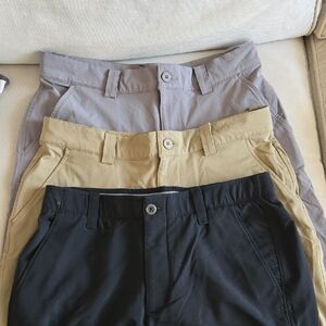UNDER ARMOUR Shorts